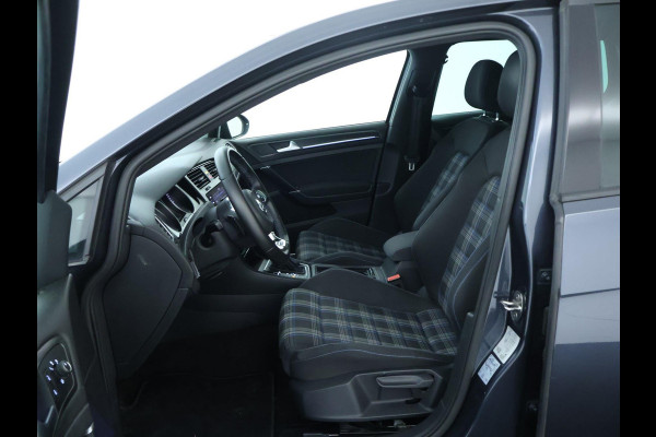 Volkswagen Golf 1.4 TSI PHEV GTE 204 PK | CarPlay | Camera
