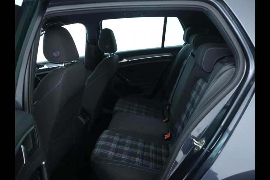 Volkswagen Golf 1.4 TSI PHEV GTE 204 PK | CarPlay | Camera