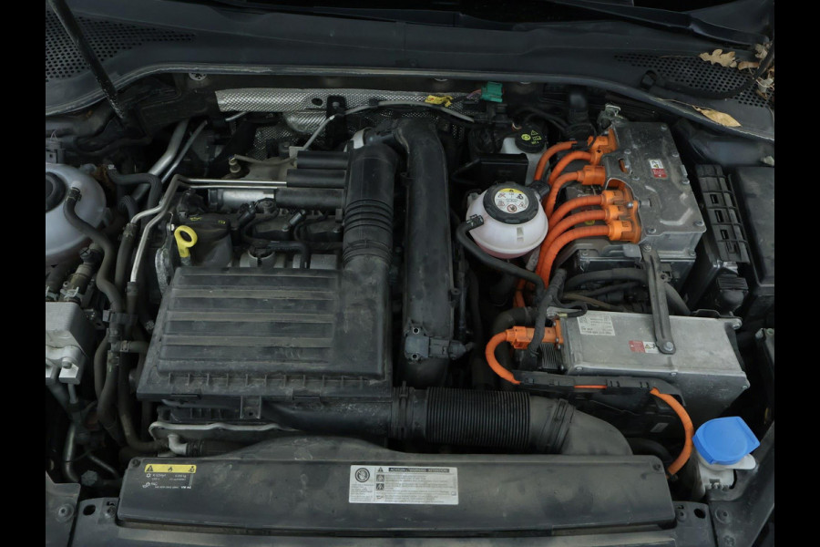 Volkswagen Golf 1.4 TSI PHEV GTE 204 PK | CarPlay | Camera
