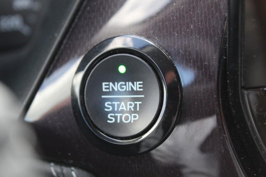 Ford Fiesta 1.0 EcoBoost Vignale , 100pk , 5 deurs 62115km NAP Climate control , Winter pack , Trekhaak , Bluetooth