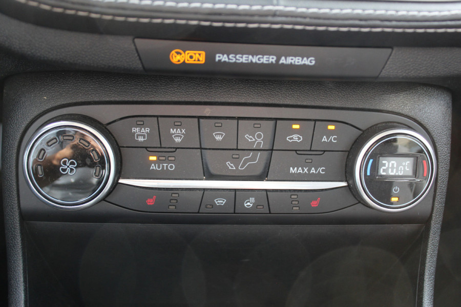 Ford Fiesta 1.0 EcoBoost Vignale , 100pk , 5 deurs 62115km NAP Climate control , Winter pack , Trekhaak , Bluetooth