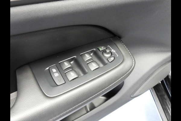 Volvo V60 2.0 T6 Recharge AWD Core Plug-in NAVI/LED/18''LMV/CLIMA