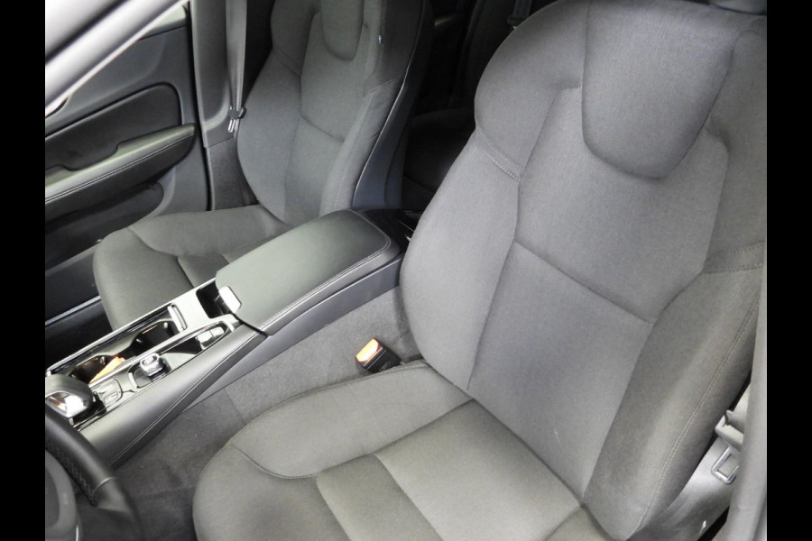 Volvo V60 2.0 T6 Recharge AWD Core Plug-in NAVI/LED/18''LMV/CLIMA