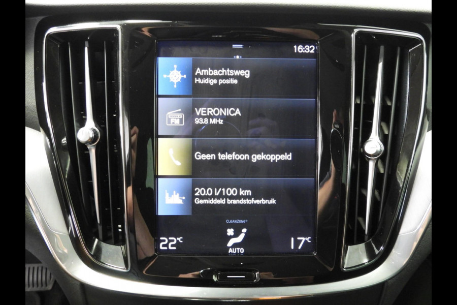 Volvo V60 2.0 T6 Recharge AWD Core Plug-in NAVI/LED/18''LMV/CLIMA