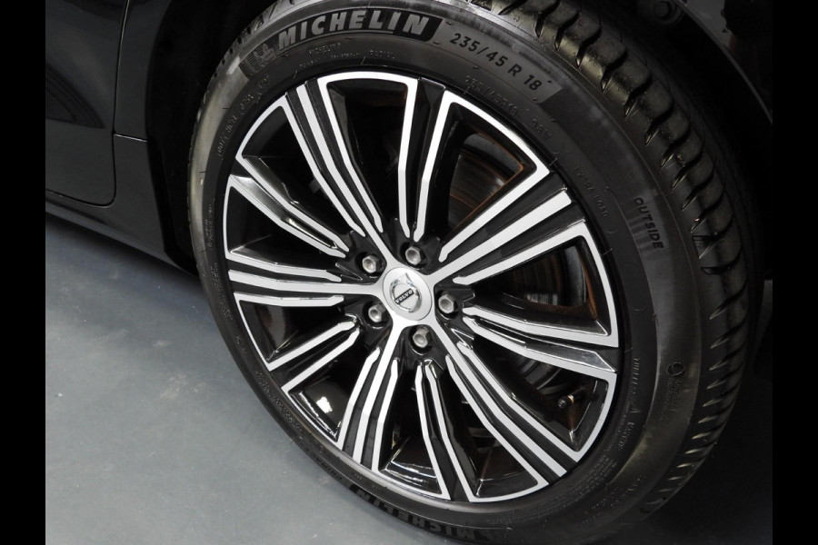 Volvo V60 2.0 T6 Recharge AWD Core Plug-in NAVI/LED/18''LMV/CLIMA