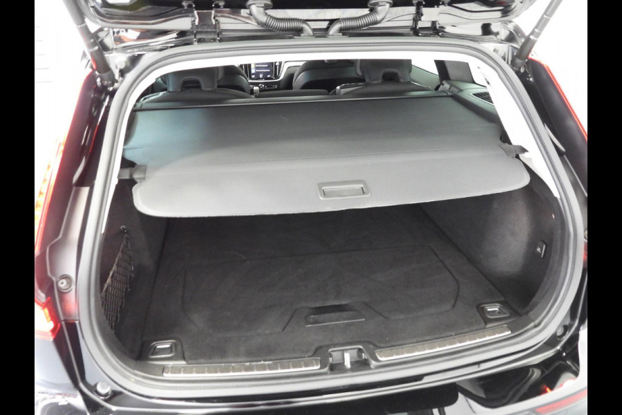 Volvo V60 2.0 T6 Recharge AWD Core Plug-in NAVI/LED/18''LMV/CLIMA