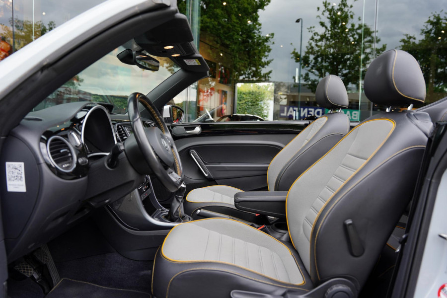 Volkswagen Beetle Cabriolet 2.0 TSI Dune NL-Auto 66 D.Km