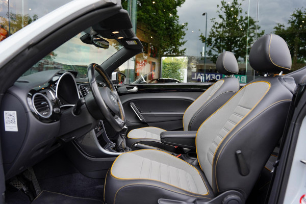 Volkswagen Beetle Cabriolet 2.0 TSI Dune NL-Auto 66 D.Km
