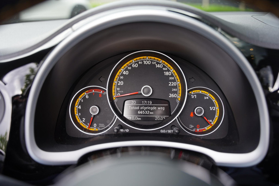 Volkswagen Beetle Cabriolet 2.0 TSI Dune NL-Auto 66 D.Km