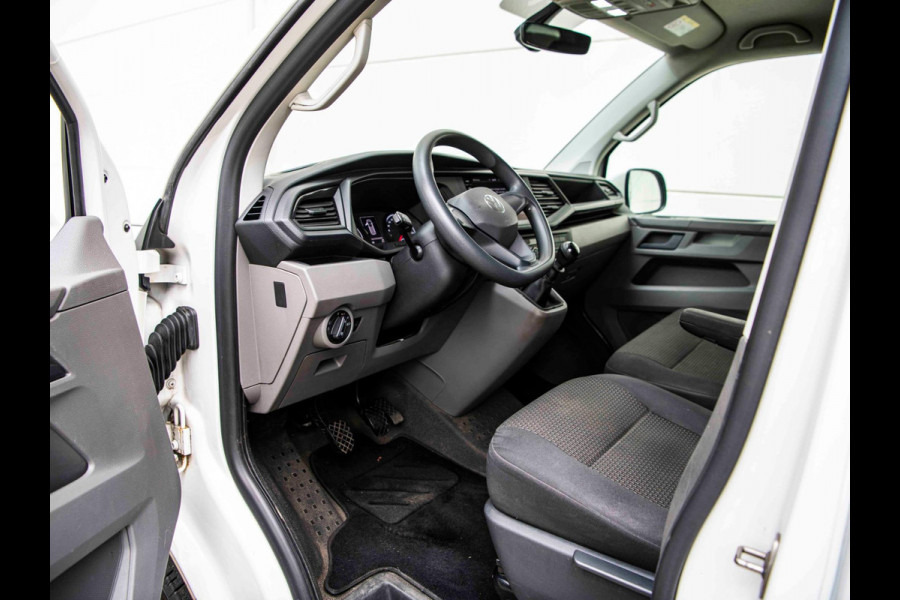 Volkswagen Transporter 2.0 TDI L2H1 | Trekhaak | Cruise | Carplay | Navi