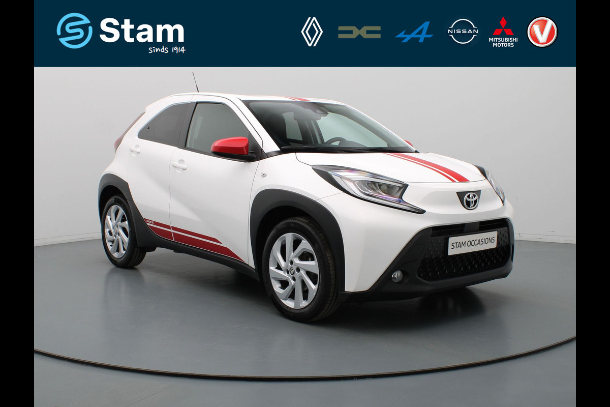 Toyota Aygo X 1.0 VVT-i MT first Adapt. Cruise | Camera | Climate | Carplay | 17" Velgen Toyota Aygo X 1.0 VVT-i MT first Adapt. Cruise | Camera | Climate | Carplay | 17" Velgen