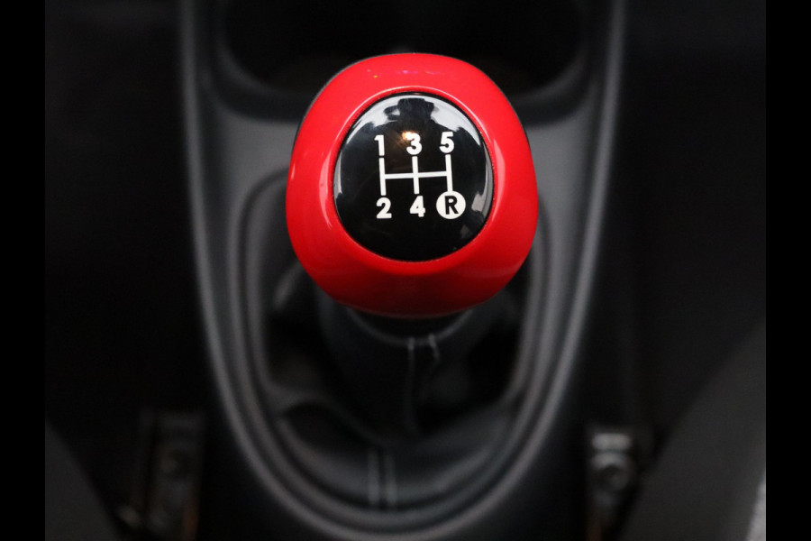 Toyota Aygo X 1.0 VVT-i MT first Adapt. Cruise | Camera | Climate | Carplay | 17" Velgen