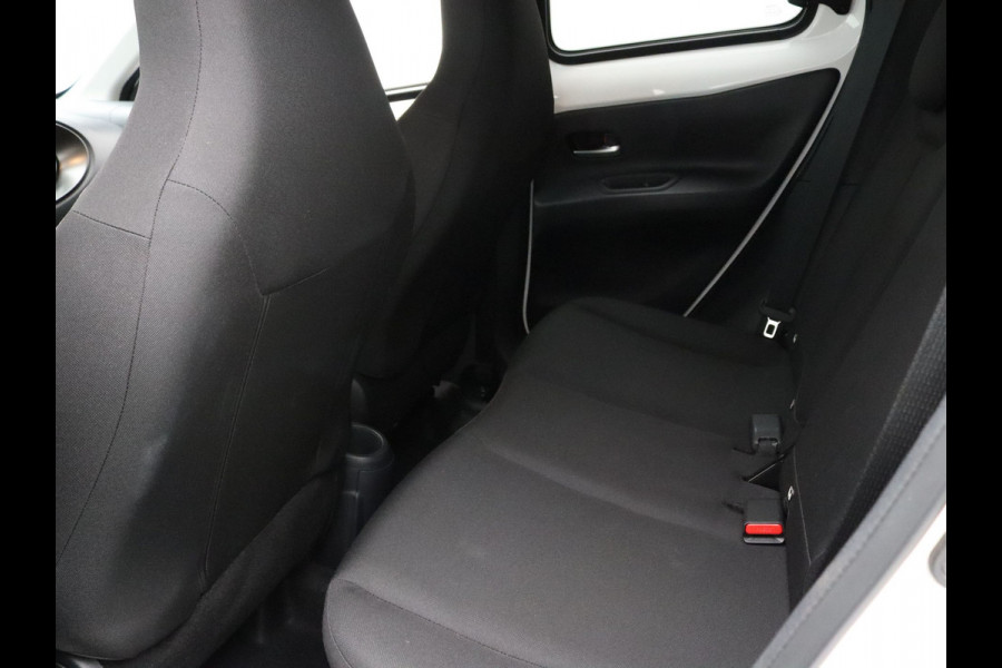 Toyota Aygo X 1.0 VVT-i MT first Adapt. Cruise | Camera | Climate | Carplay | 17" Velgen