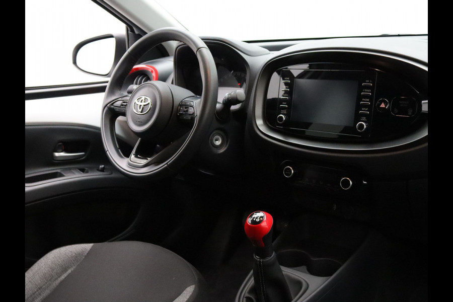 Toyota Aygo X 1.0 VVT-i MT first Adapt. Cruise | Camera | Climate | Carplay | 17" Velgen