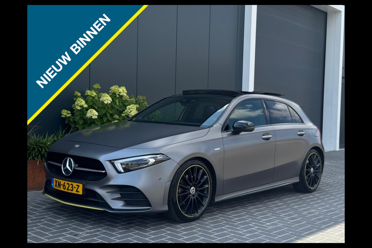 Mercedes-Benz A-Klasse 200 Edition AMG FULL PANO NAVI CAMERA CLIMATE SPORTVELGEN Mercedes-Benz A-Klasse 200 Edition AMG FULL PANO NAVI CAMERA CLIMATE SPORTVELGEN