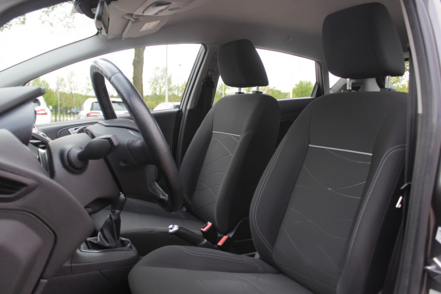 Ford Fiesta 1.0 EcoBoost Titanium Navigatie / Parkeerhulp achter / Bluetooth / 15'' / Cruise Control
