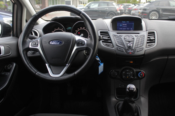 Ford Fiesta 1.0 EcoBoost Titanium Navigatie / Parkeerhulp achter / Bluetooth / 15'' / Cruise Control