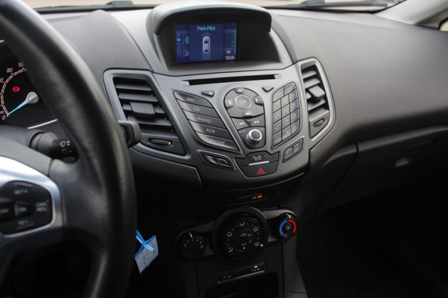 Ford Fiesta 1.0 EcoBoost Titanium Navigatie / Parkeerhulp achter / Bluetooth / 15'' / Cruise Control