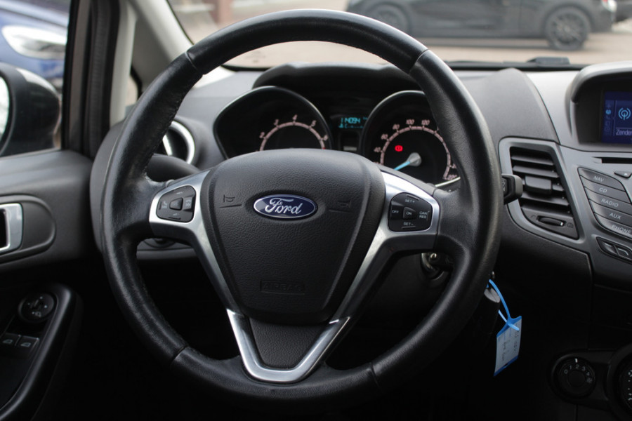 Ford Fiesta 1.0 EcoBoost Titanium Navigatie / Parkeerhulp achter / Bluetooth / 15'' / Cruise Control