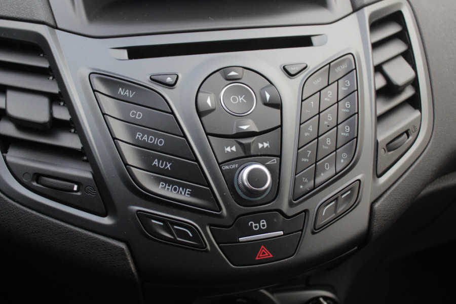 Ford Fiesta 1.0 EcoBoost Titanium Navigatie / Parkeerhulp achter / Bluetooth / 15'' / Cruise Control
