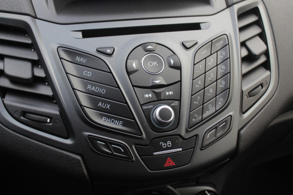 Ford Fiesta 1.0 EcoBoost Titanium Navigatie / Parkeerhulp achter / Bluetooth / 15'' / Cruise Control
