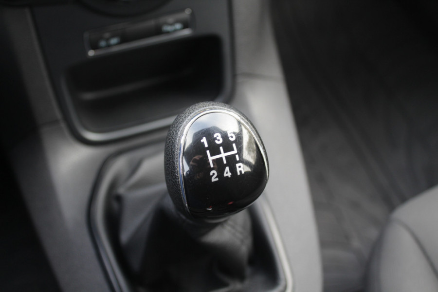 Ford Fiesta 1.0 EcoBoost Titanium Navigatie / Parkeerhulp achter / Bluetooth / 15'' / Cruise Control