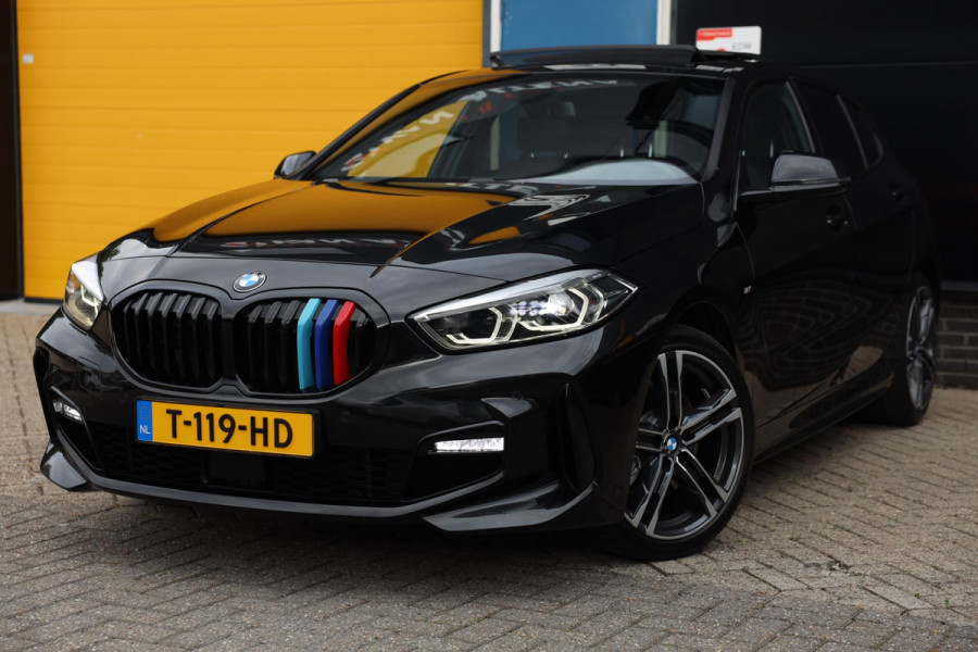 BMW 1-serie 118i M Line / AUT / Navi / Camera / M Interieur / Cruise Control / Open Panoramadak / Led / Pdc / 18 Inch