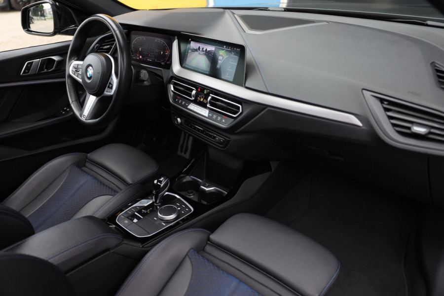 BMW 1-serie 118i M Line / AUT / Navi / Camera / M Interieur / Cruise Control / Open Panoramadak / Led / Pdc / 18 Inch