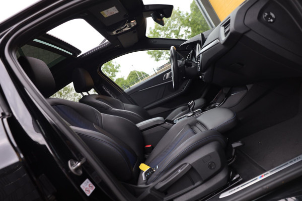 BMW 1-serie 118i M Line / AUT / Navi / Camera / M Interieur / Cruise Control / Open Panoramadak / Led / Pdc / 18 Inch
