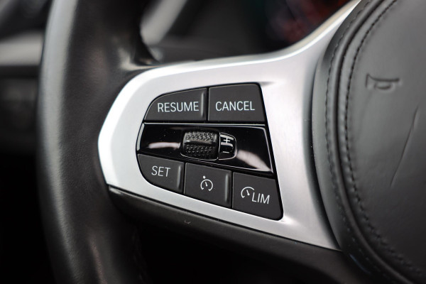 BMW 1-serie 118i M Line / AUT / Navi / Camera / M Interieur / Cruise Control / Open Panoramadak / Led / Pdc / 18 Inch