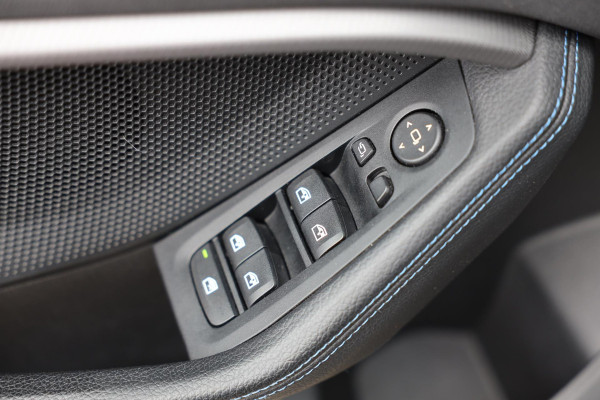 BMW 1-serie 118i M Line / AUT / Navi / Camera / M Interieur / Cruise Control / Open Panoramadak / Led / Pdc / 18 Inch