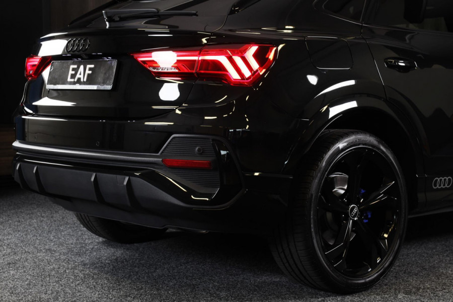 Audi Q3 Sportback 45 TFSI e S Line Competition / Acc / Lane Assist / Dode Hoek Detectie / Open Pano / Led / Virtual Cockpit / Pdc