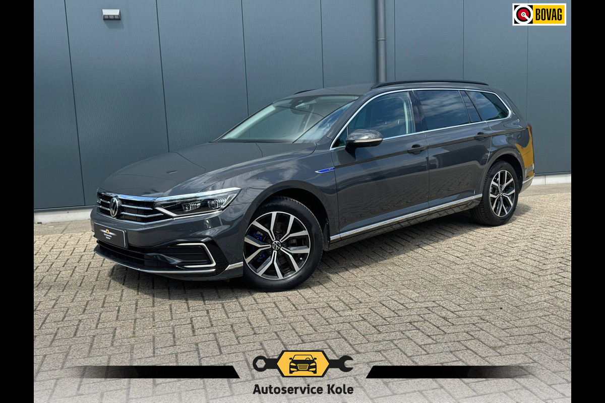 Volkswagen Passat GTE * Rondomcamera * Sideass. * Trekhaak * Xenon/led * Volkswagen Passat GTE * Rondomcamera * Sideass. * Trekhaak * Xenon/led *