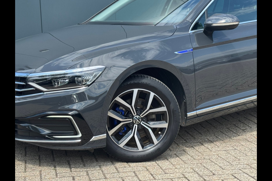 Volkswagen Passat GTE * Rondomcamera * Sideass. * Trekhaak * Xenon/led *