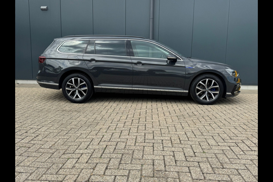 Volkswagen Passat GTE * Rondomcamera * Sideass. * Trekhaak * Xenon/led *
