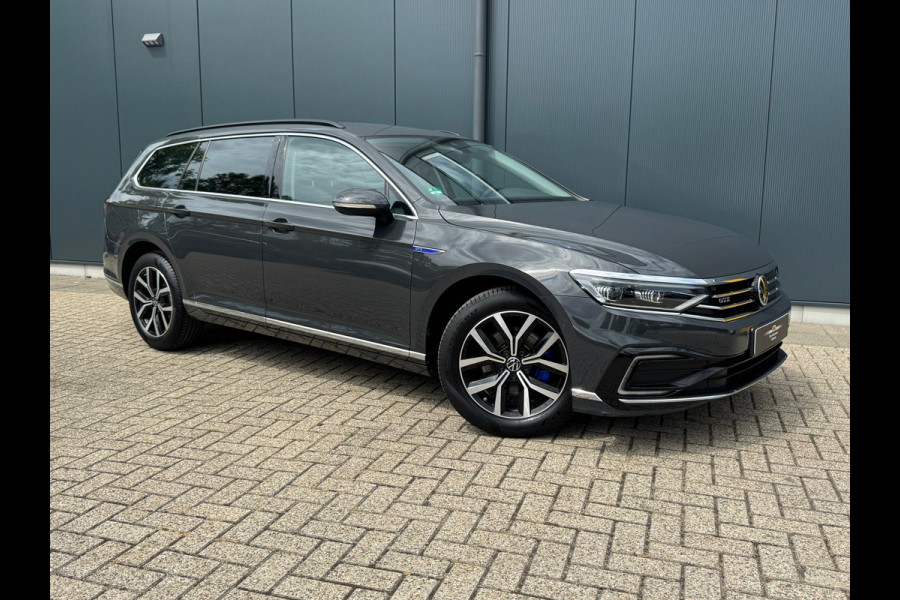 Volkswagen Passat GTE * Rondomcamera * Sideass. * Trekhaak * Xenon/led *