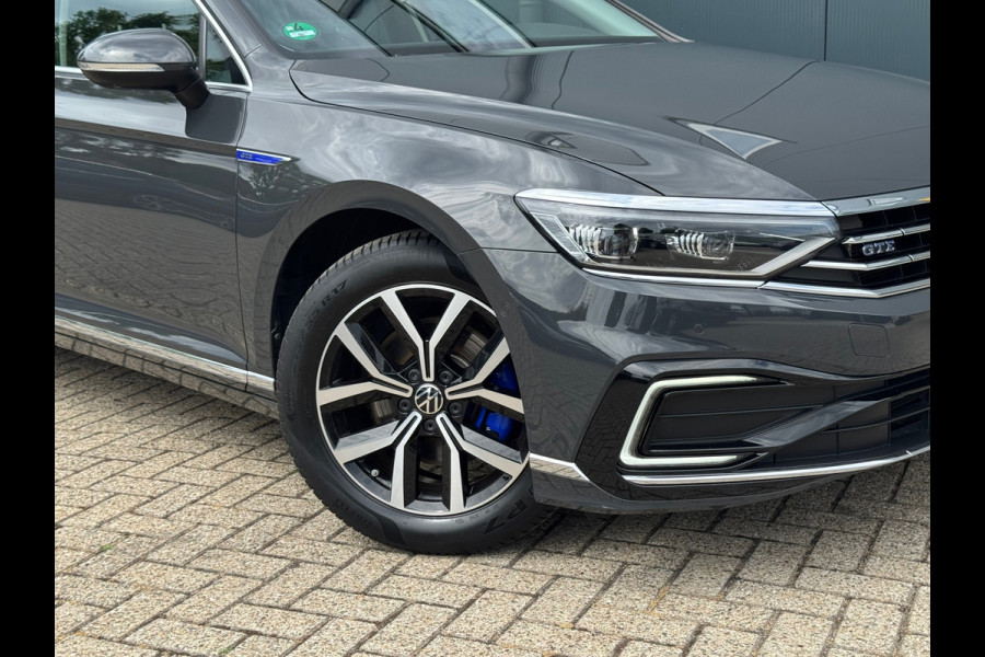Volkswagen Passat GTE * Rondomcamera * Sideass. * Trekhaak * Xenon/led *