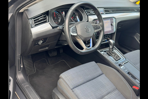 Volkswagen Passat GTE * Rondomcamera * Sideass. * Trekhaak * Xenon/led *