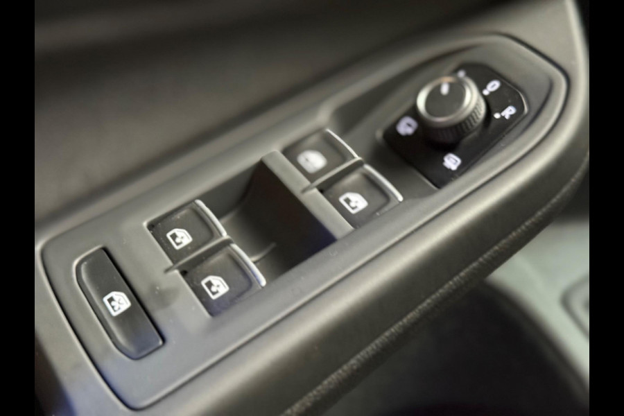 Volkswagen Golf 1.4 eHybrid GTE | 245 pk| HUD |ACC | Camera | CarPlay | Sfeerverlichting