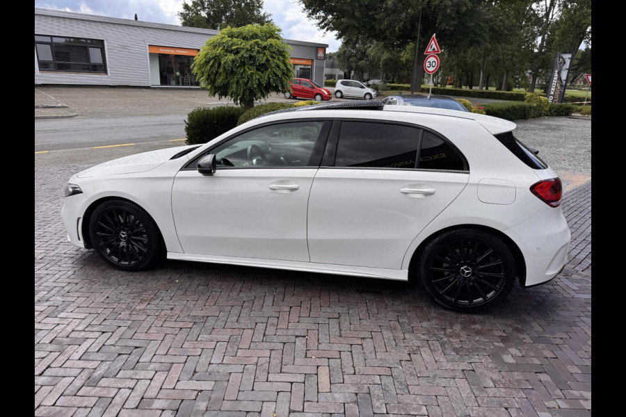 Mercedes-Benz A-Klasse 250 Premium Plus AMG Panoramadak Widescreen Adapt. Cruise Ambient