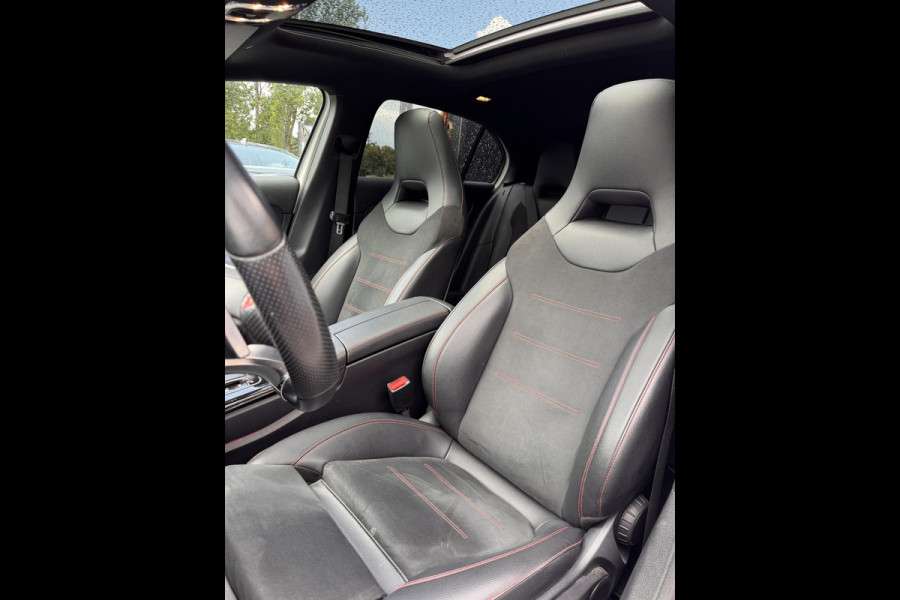 Mercedes-Benz A-Klasse 250 Premium Plus AMG Panoramadak Widescreen Adapt. Cruise Ambient