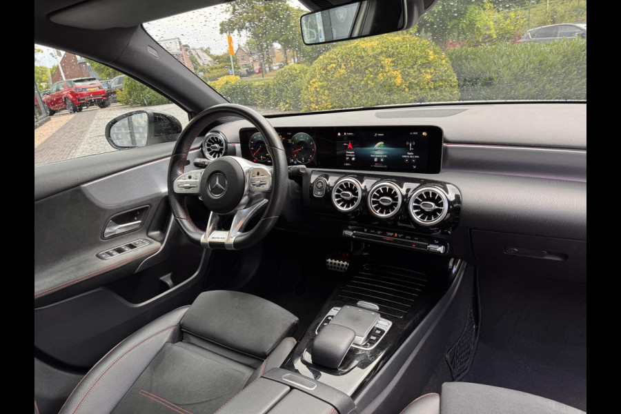 Mercedes-Benz A-Klasse 250 Premium Plus AMG Panoramadak Widescreen Adapt. Cruise Ambient