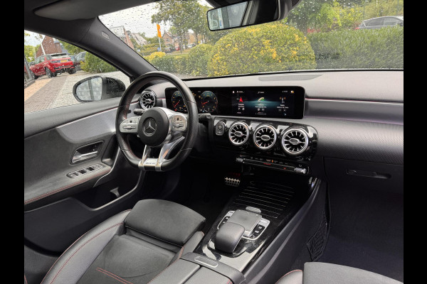 Mercedes-Benz A-Klasse 250 Premium Plus AMG Panoramadak Widescreen Adapt. Cruise Ambient
