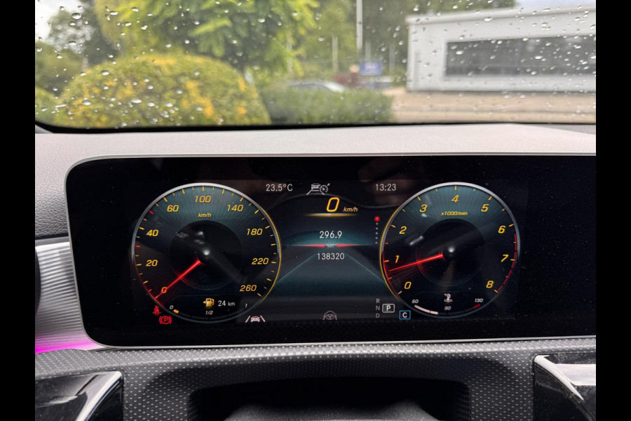 Mercedes-Benz A-Klasse 250 Premium Plus AMG Panoramadak Widescreen Adapt. Cruise Ambient