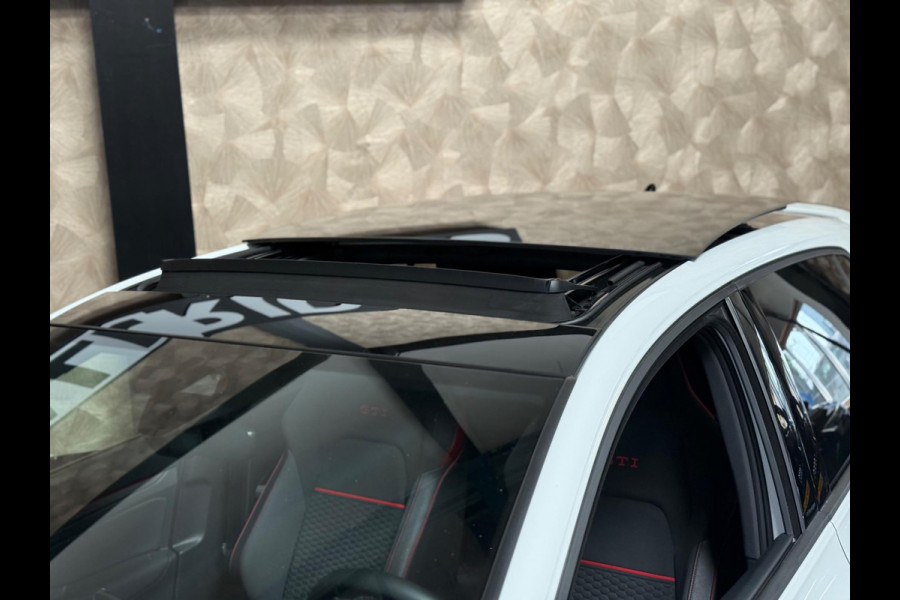 Volkswagen Golf 2.0 TSI GTI Clubsport 45 Jahre Edition | Akra | Pano | Camera | Keyless | Sfeerverlichting