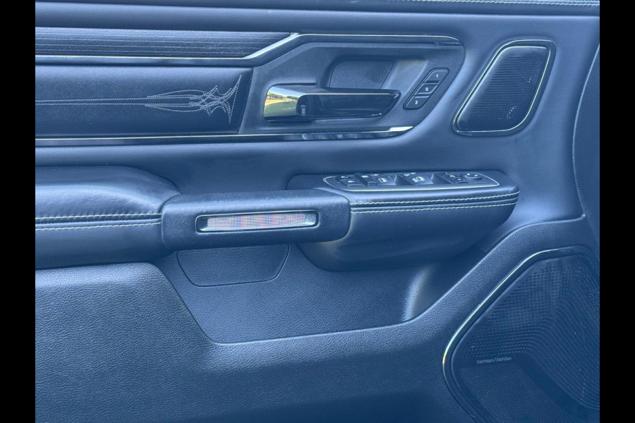RAM 1500 5.7 V8 4x4 Limited Night