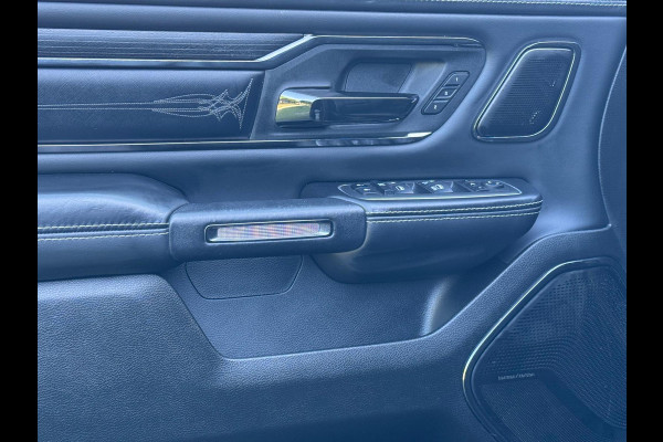RAM 1500 5.7 V8 4x4 Limited Night