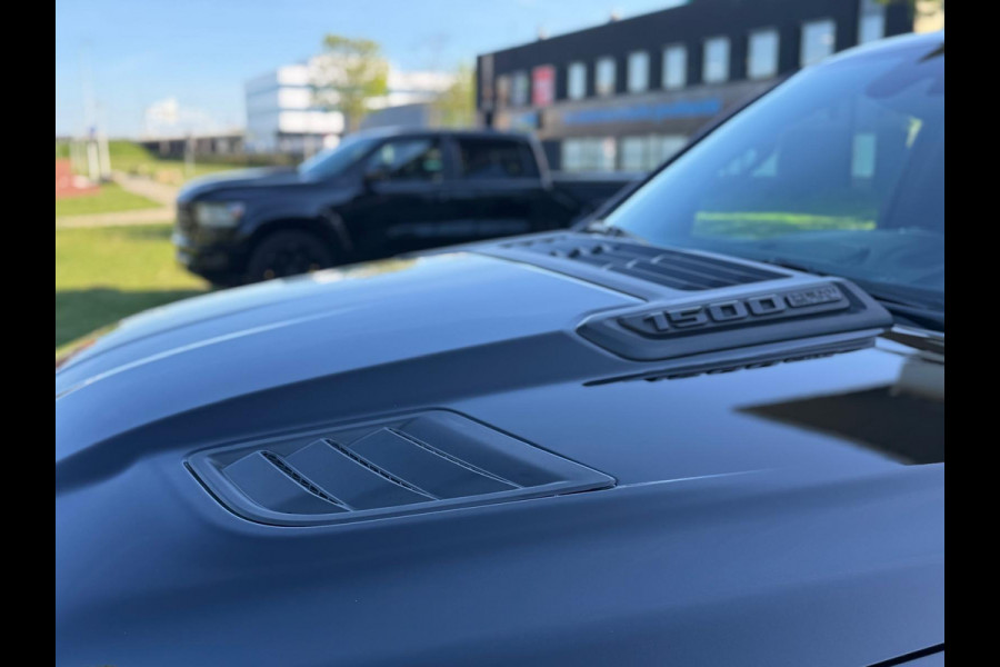 RAM 1500 5.7 V8 4x4 Limited Night