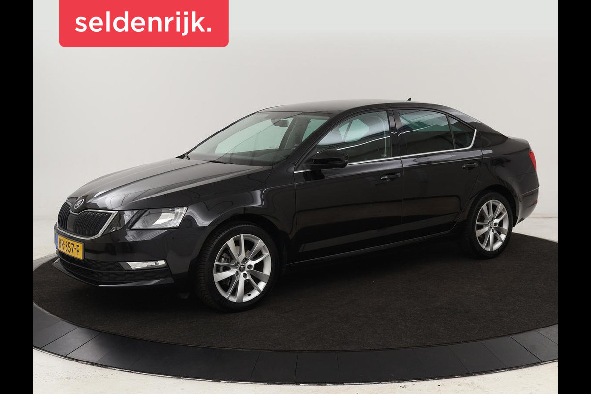 Škoda Octavia 1.0 TSI Ambition | Stoelverwarming | Trekhaak | Half leder | Carplay | Navigatie | Sportstuur | Climate control | Parkeerhulp | Cruise control | Bluetooth Škoda Octavia 1.0 TSI Ambition | Stoelverwarming | Trekhaak | Half leder | Carplay | Navigatie | Sportstuur | Climate control | Parkeerhulp | Cruise control | Bluetooth