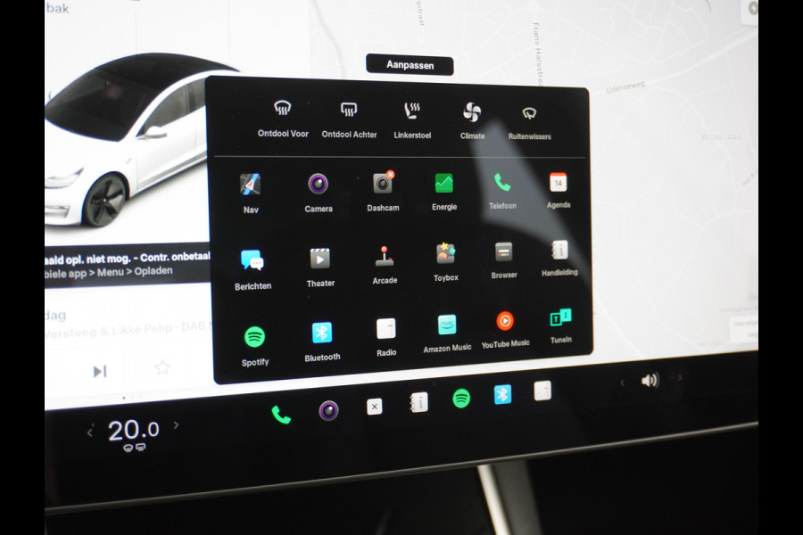Tesla Model 3 RWD SR+ 60kWh 325PK Lmv 19" AutoPilot Leder PanoDak Adaptive-Cruise Lmv Camera's Elektr.-Stuur+Stoelen+Spiegels+Geheugen+Easy-En Navi LED Comfortstoelen ACC DAB Keyless en Voorverwarmen interieur via App One-Pedal-Drive Origineel Nederlandse auto 1e Eigenaar Garantie Accu/Motor tot 14-12-2027 max 160.000km 1.584kg licht!